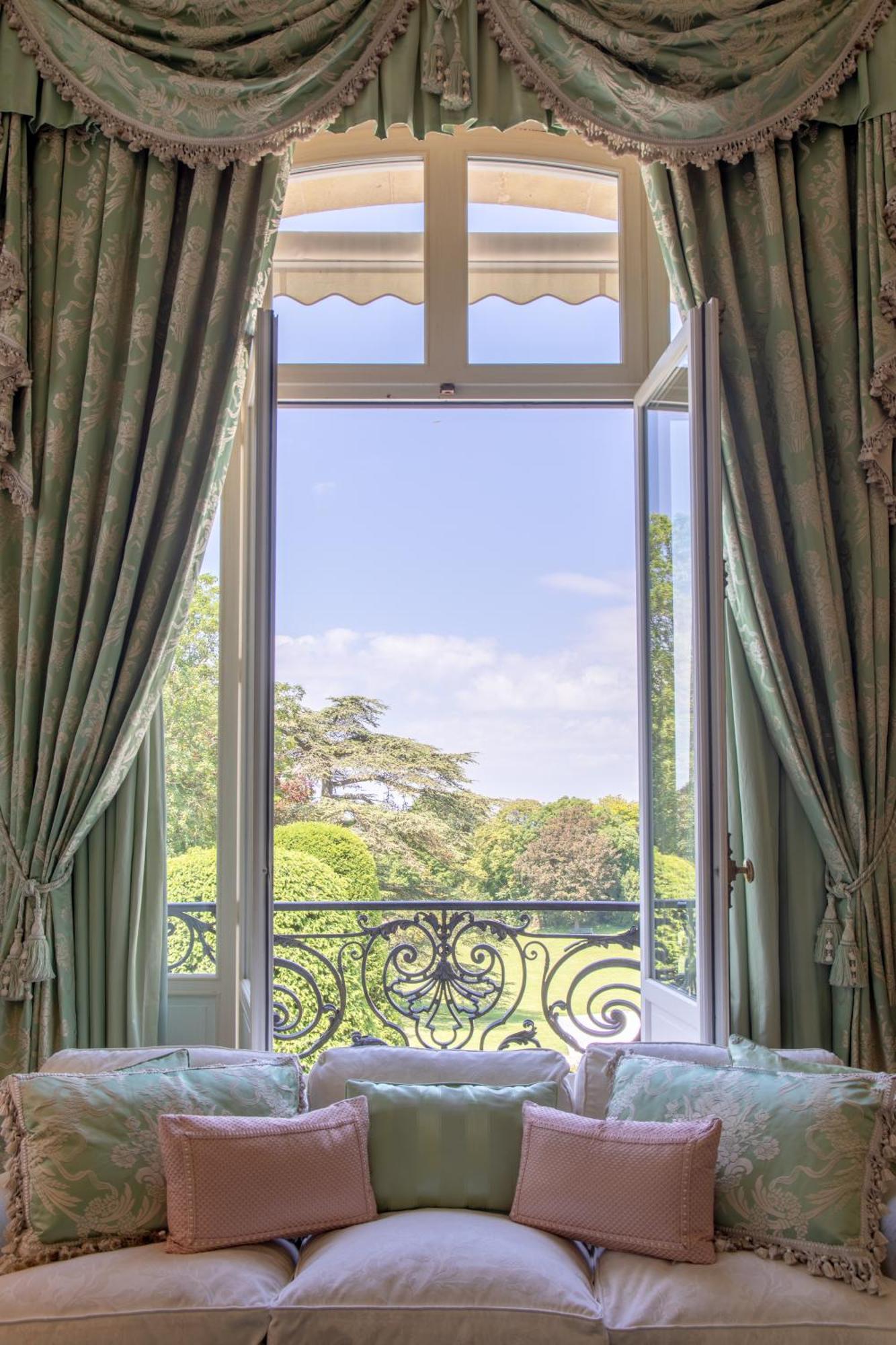 Domaine Les Crayeres Hotel Reims Exterior photo